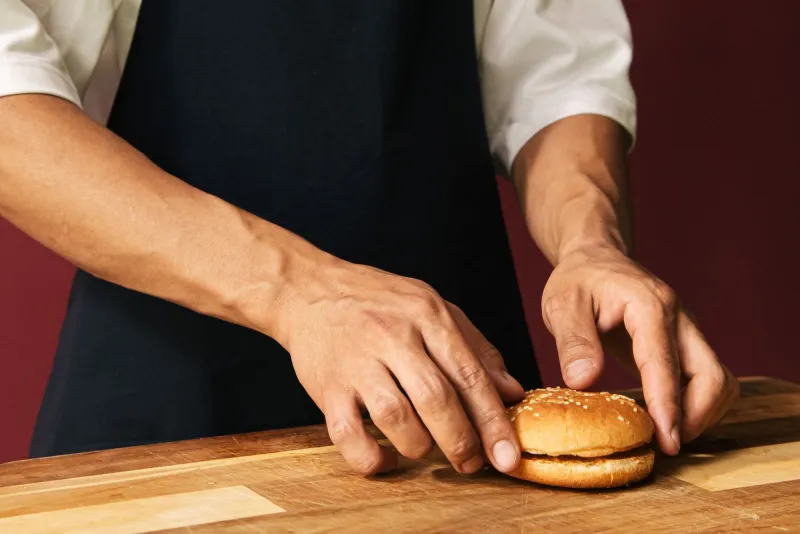 Why Your Burger Always Falls Apart (And the Layering Logic That Actually Fixes It)