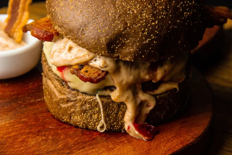 Melt or Miss: The Real Science Behind Why Your Burger Cheese Actually Matters