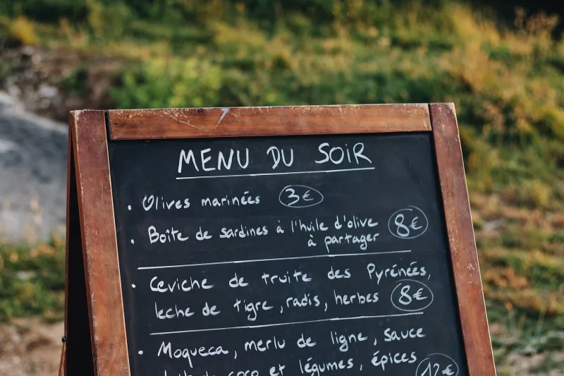 The Shorter the Menu, the Longer the Line: How Smart Burger Joints Win by Offering Less